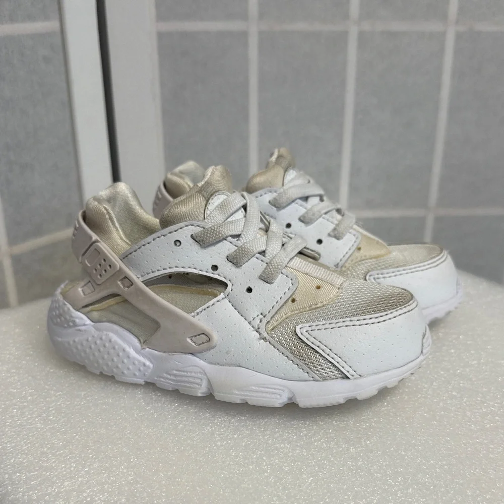 Kids Nike Huarache Run White Athletic Sneaker Size 9